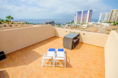 Modern Duplex With Heated Pool & 360� Sea Views