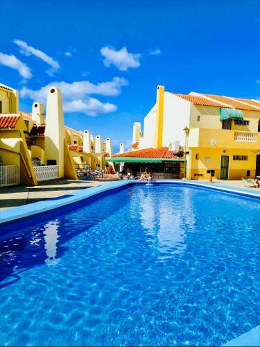Mareverde Complex Apartment, Pool View
