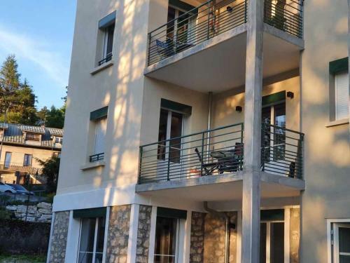 Apartamento L?�crin : Appartement Calme Et Confortable
