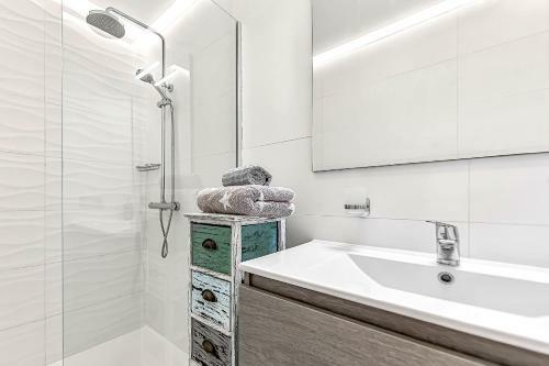 Ocean Garden Apartment With Seaview.
