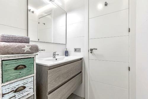 Ocean Garden Apartment With Seaview.