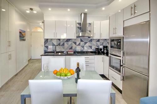 Modern Apartment In Complex With Pool In Costa Adeje
