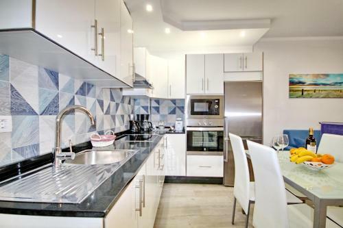 Modern Apartment In Complex With Pool In Costa Adeje