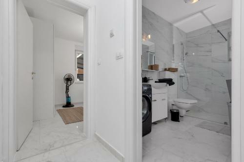 Apartment Lotte With Private Pool In The City Center!