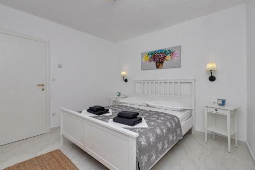 Apartment Lotte With Private Pool In The City Center!