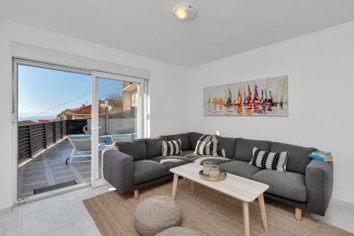 Apartment Lotte With Private Pool In The City Center!