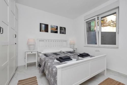 Apartment Lotte With Private Pool In The City Center!