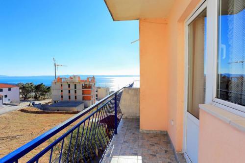 Apartments With A Parking Space Makarska - 18145