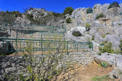 Apartments With A Parking Space Makarska - 18213