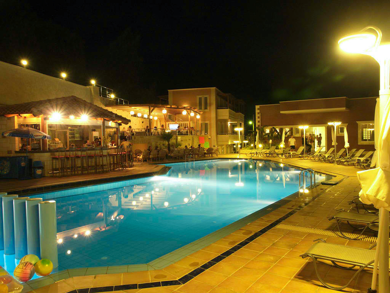 Porto Kalamaki Hotel