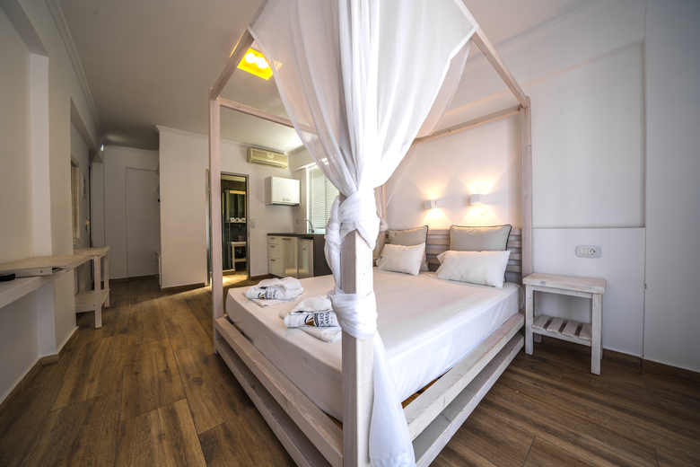 Porto Kalamaki Hotel