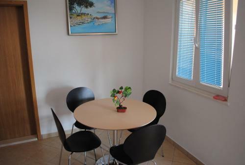 Apartments Kairos - Bili 9