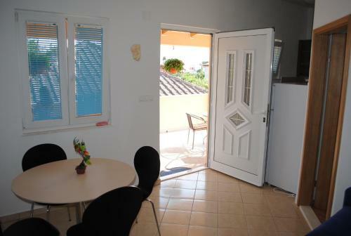 Apartments Kairos - Bili 9