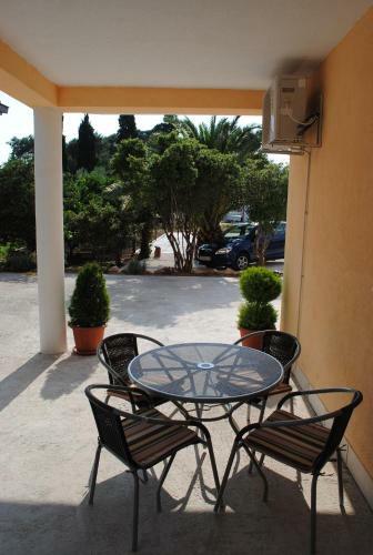 Apartments Kairos - Bili 9