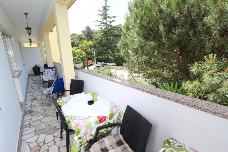 Apartments Godena