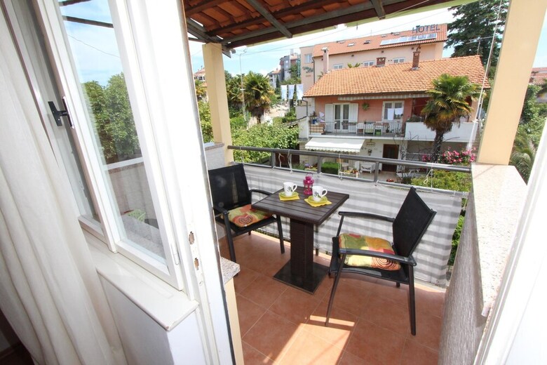 Apartments Godena