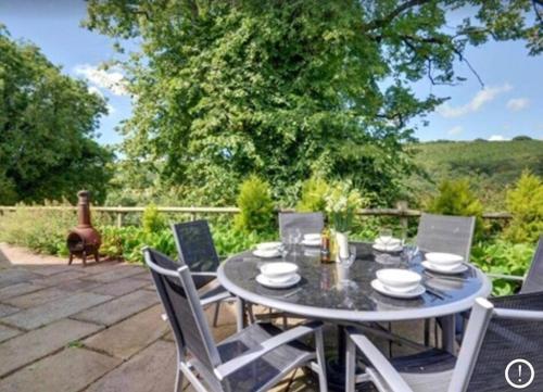 Villa Priory House; Sleeps 6-20