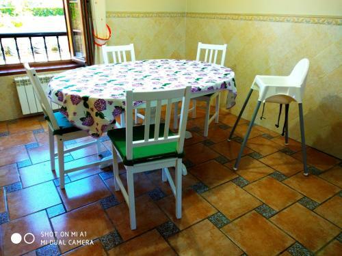 Casa Amplia Con Jard�n Y Aparcamiento G-100147