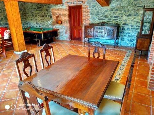 Casa Amplia Con Jard�n Y Aparcamiento G-100147