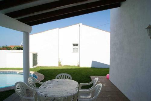 Villa With Private Pool, Spacious Garden & Bbq
