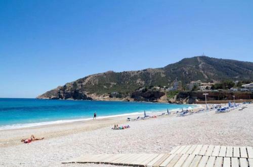 Bright Sunny Albir Beach Apartment