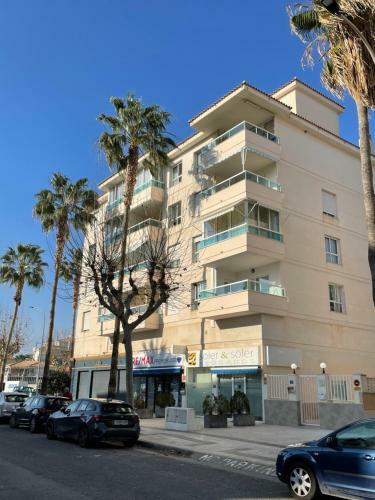 Bright Sunny Albir Beach Apartment