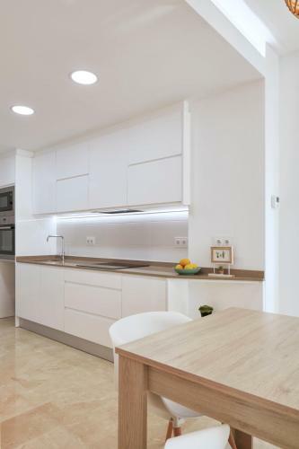 Bright Sunny Albir Beach Apartment