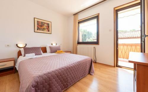 Apartamentos House Mitic