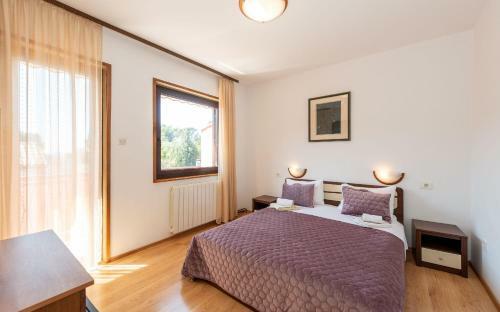 Apartamentos House Mitic