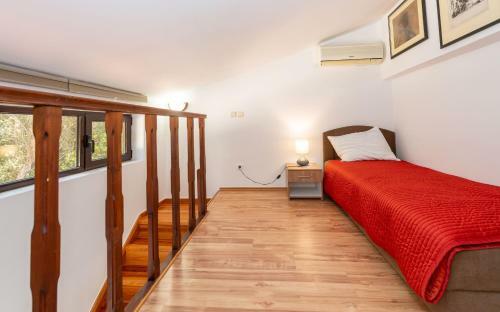 Apartamentos House Mitic