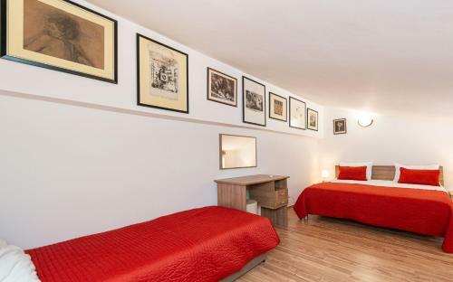 Apartamentos House Mitic