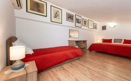 Apartamentos House Mitic