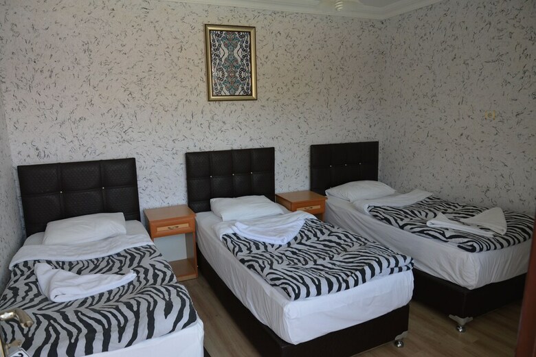 Hostal Sunrise Aya Hotel