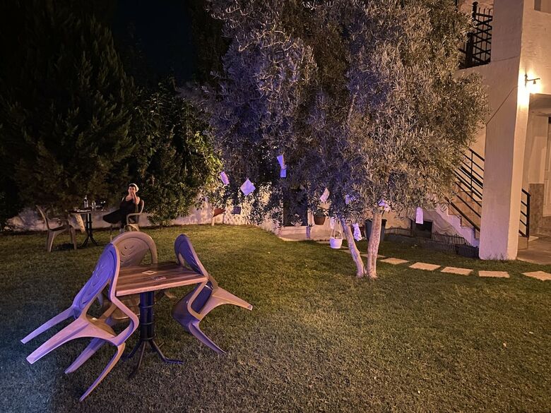 Hostal Sunrise Aya Hotel