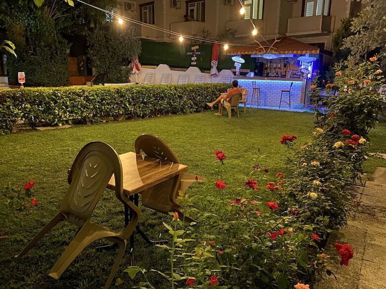 Hostal Sunrise Aya Hotel