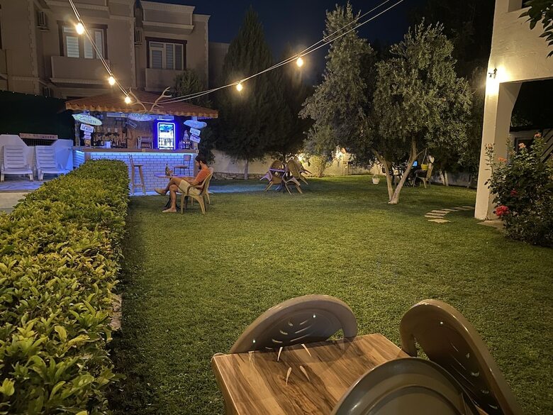 Hostal Sunrise Aya Hotel