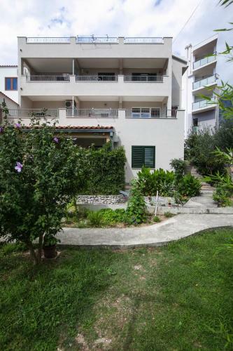 Apartments Meri Makarska