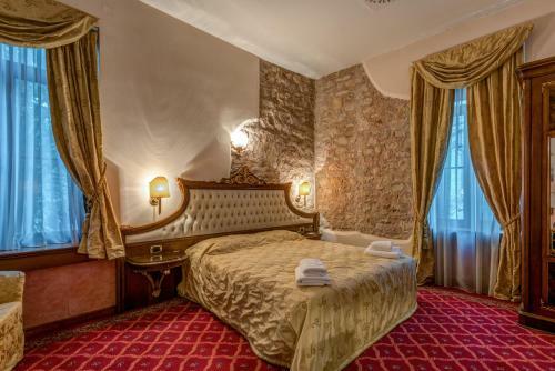 Alexios Luxury Hotel