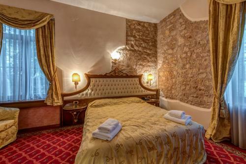 Alexios Luxury Hotel