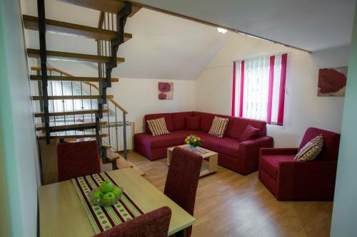 Hostal Apartments And Rooms Millennium