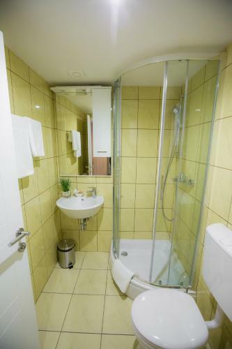 Hostal Apartments And Rooms Millennium