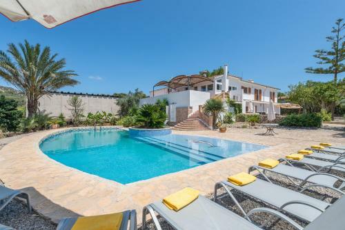 Villa Carello, Para 12pax Con Piscina Privada