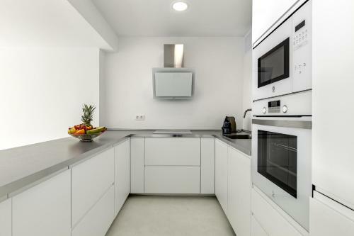 Beachfront Apartment In Alcudia Beach Cb 3