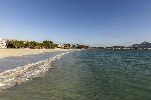 Beachfront Apartment In Alcudia Beach Cb 3