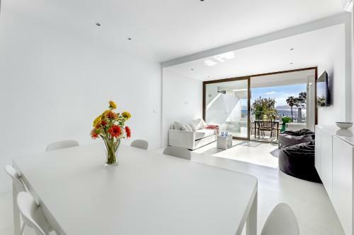 Beachfront Apartment In Alcudia Beach Cb 3