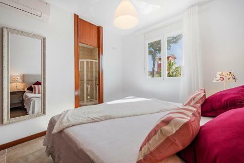 Charming Semi-detached Holiday Home By The Sea II