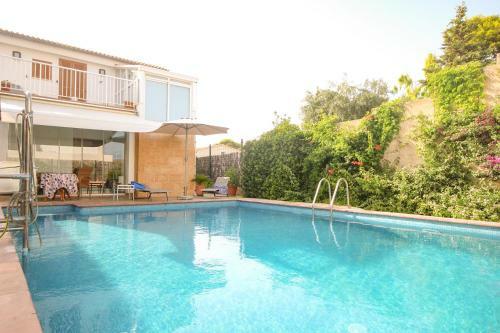 Magnifica Villa Tranquila Con Piscina