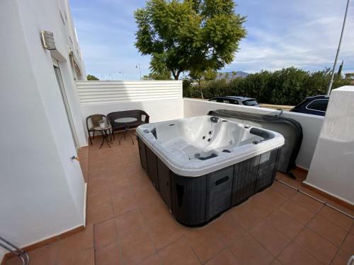3 Bedroom Ground Floor Apartment With Private Jacuzzi