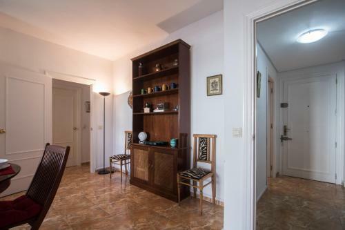 Alicante Central And Beach Side Apartment