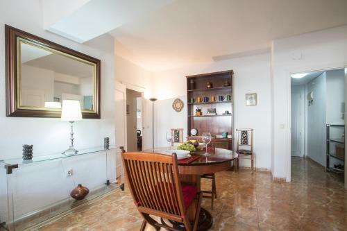 Alicante Central And Beach Side Apartment